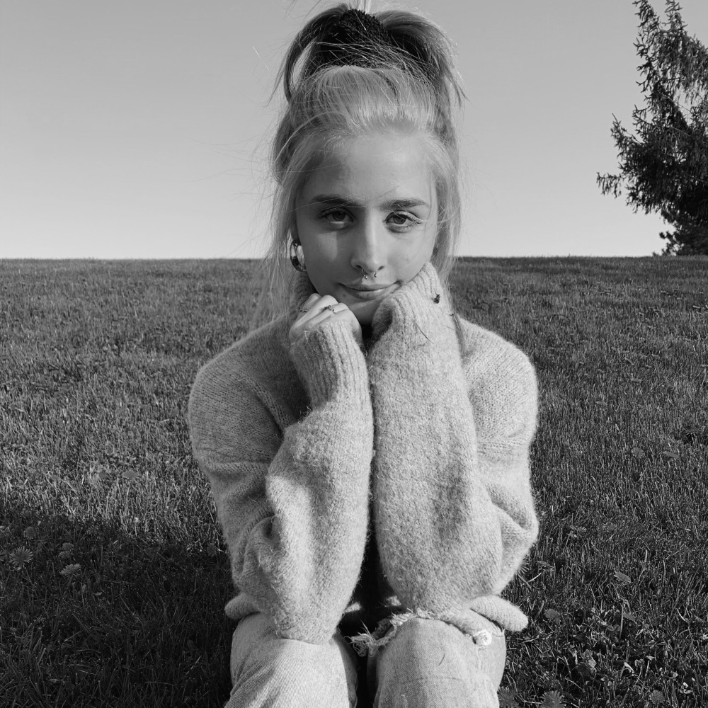 Meet your Posher, Isabella